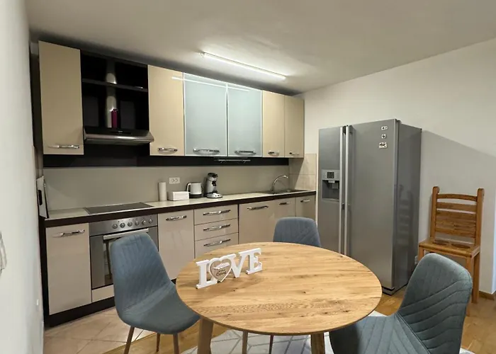 شقة Valentinas Garden *