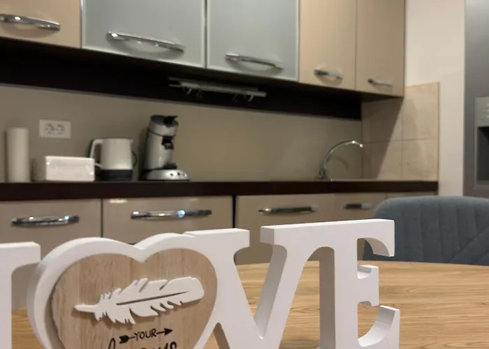 Valentinas Garden * سبليت