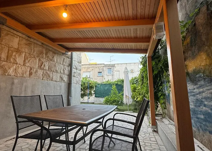 Valentinas Garden سبليت