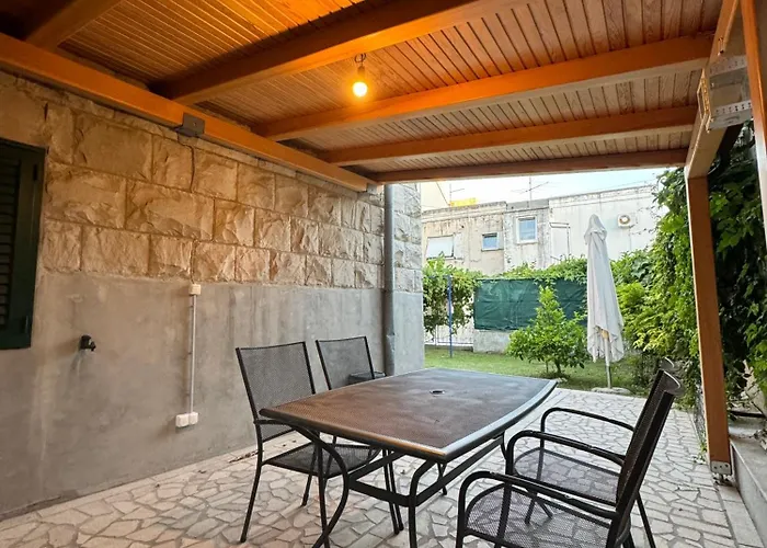 Valentinas Garden سبليت