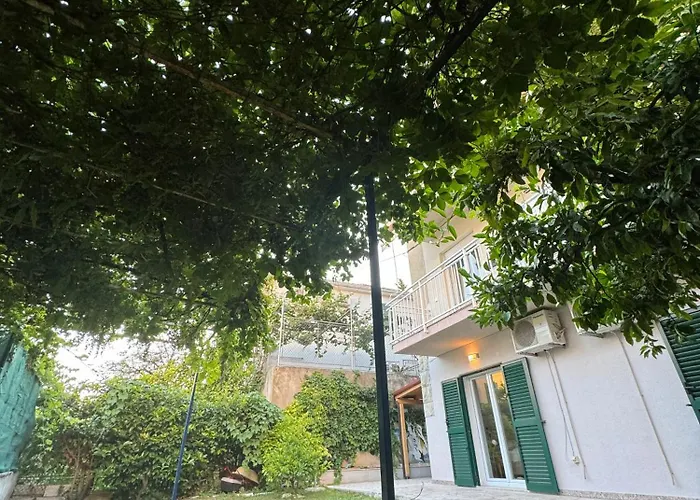 Valentinas Garden * سبليت