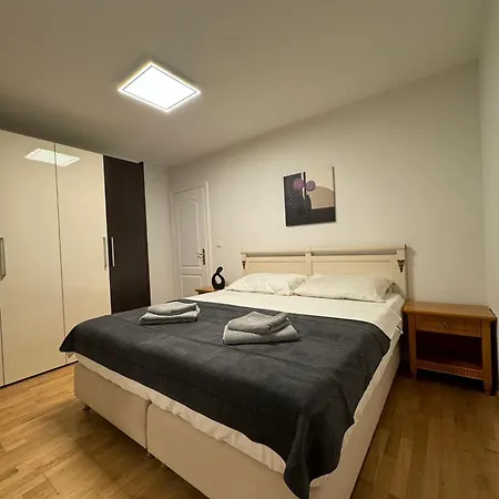 Valentinas Garden Σπλιτ