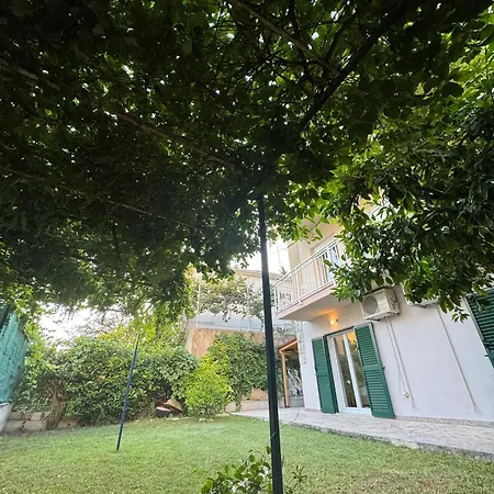 Valentinas Garden * Σπλιτ